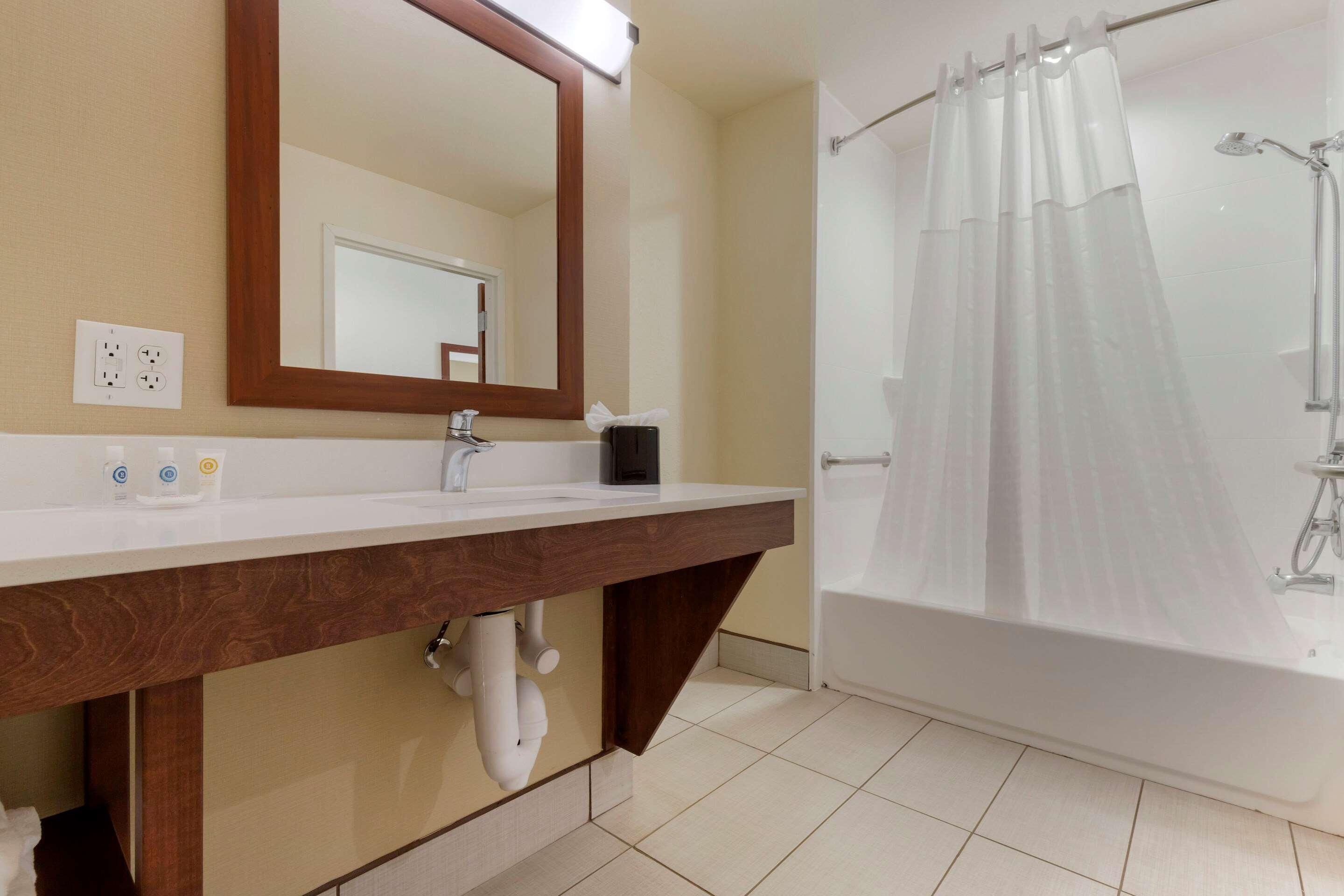 Comfort Suites Greenville South Piedmont Εξωτερικό φωτογραφία